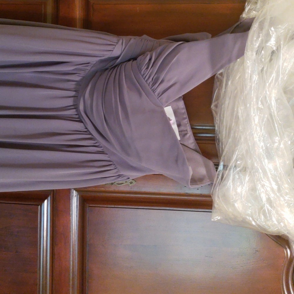 Dress - Picture 3 of 3